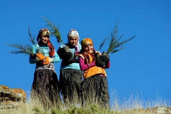 Как одеваются девушки в турецких деревнях
